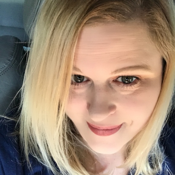 Meet your Posher, Rachel - Picture 3 of 3